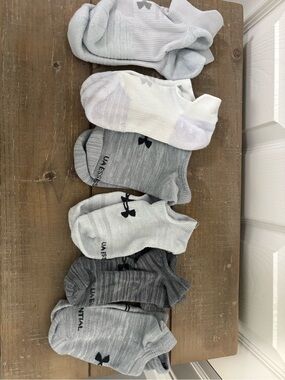 Under Armour women’s Low-Cut Athletic Socks Pack - White & Light Gray Shades